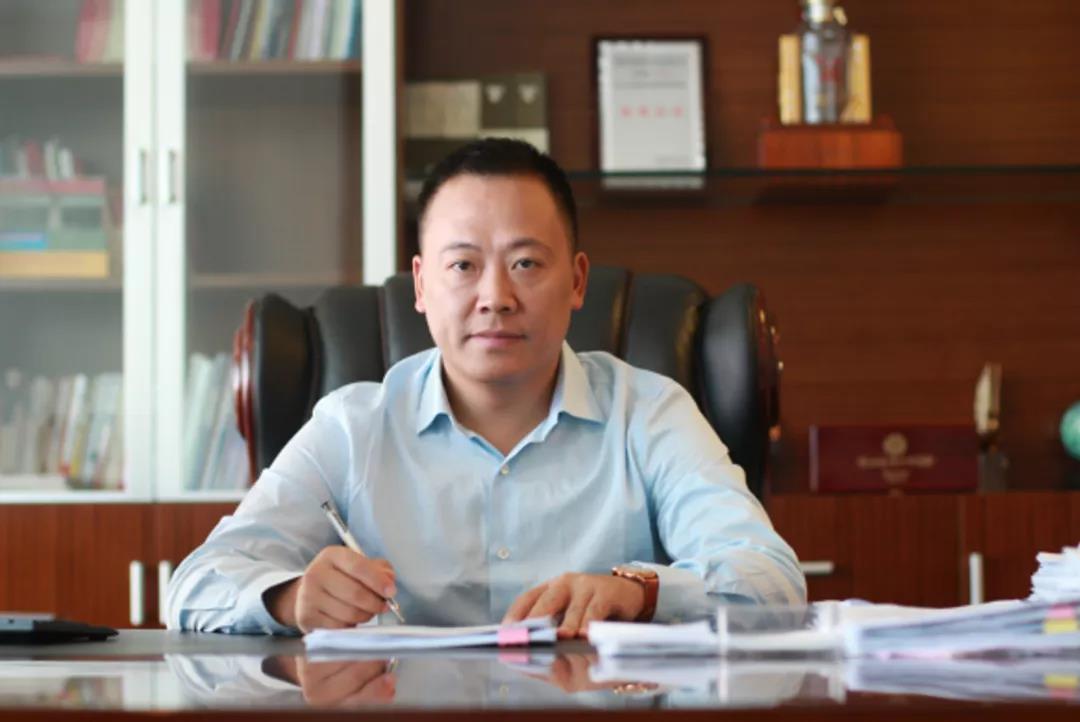 九游老哥俱乐部董事长何凯荣膺“2021年度教育行业影响力人物”